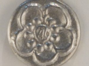 Chrysanthemum, tiny mum Pewter Button, 1/2″, 143. Hand made in the USA