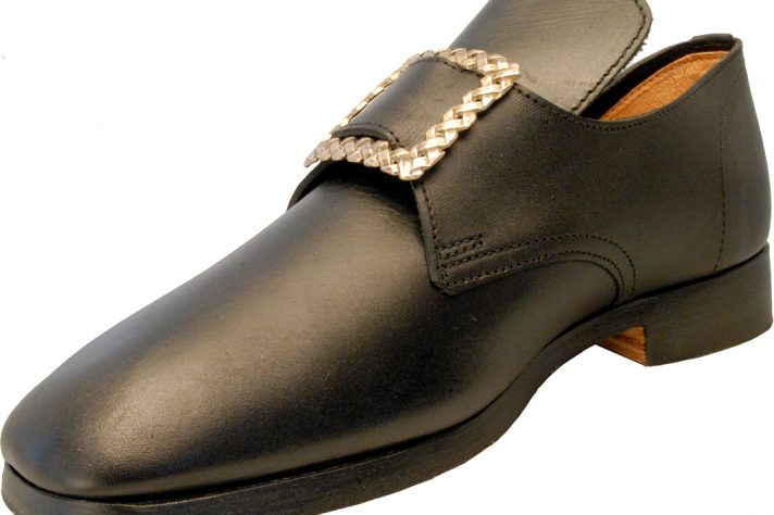 Black buckle shoe