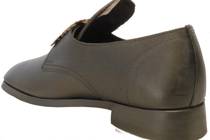 Black buckle shoe