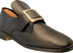 Black buckle shoe