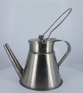 Colonial tea pot