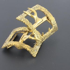 Swirl shoe buckle in Brass