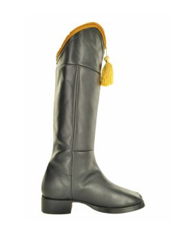 Hessian boot