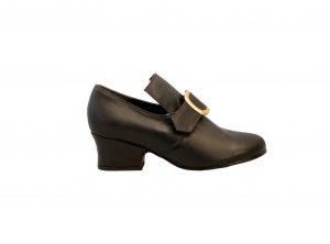 Debbie, Colonial buckle shoe