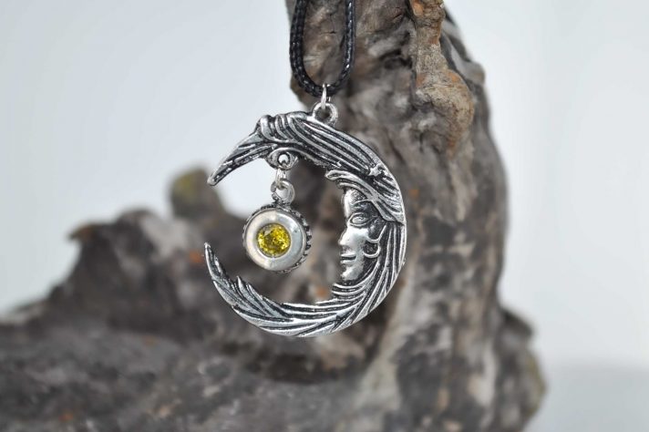 Crescent moon and star